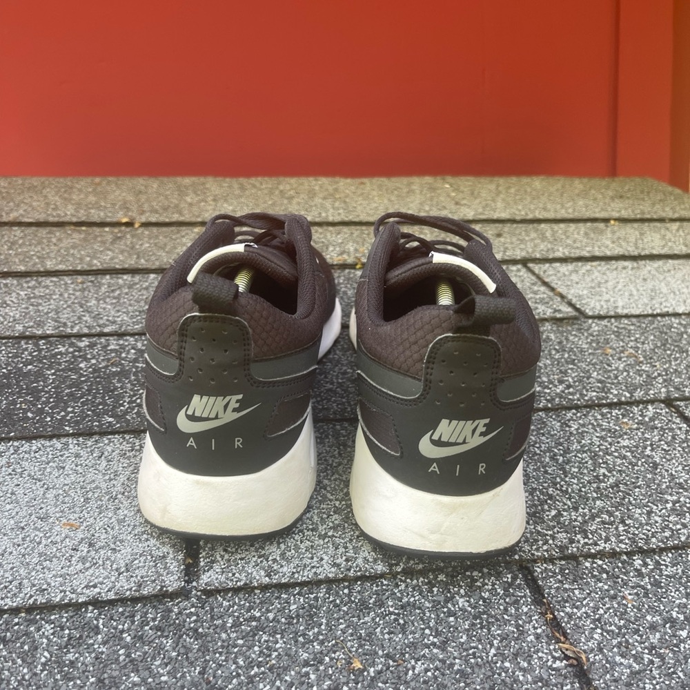 Mens Nike Air Max (size 12) - Picture 4 of 9